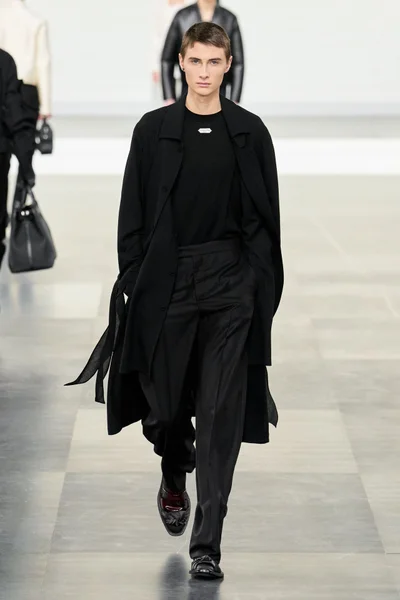 Look 28